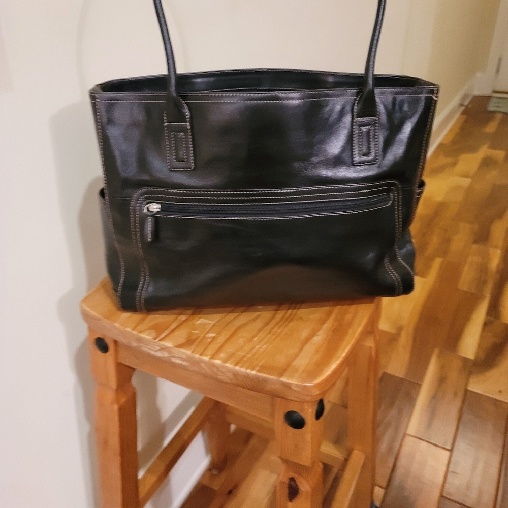 FOSSIL black leather handbag